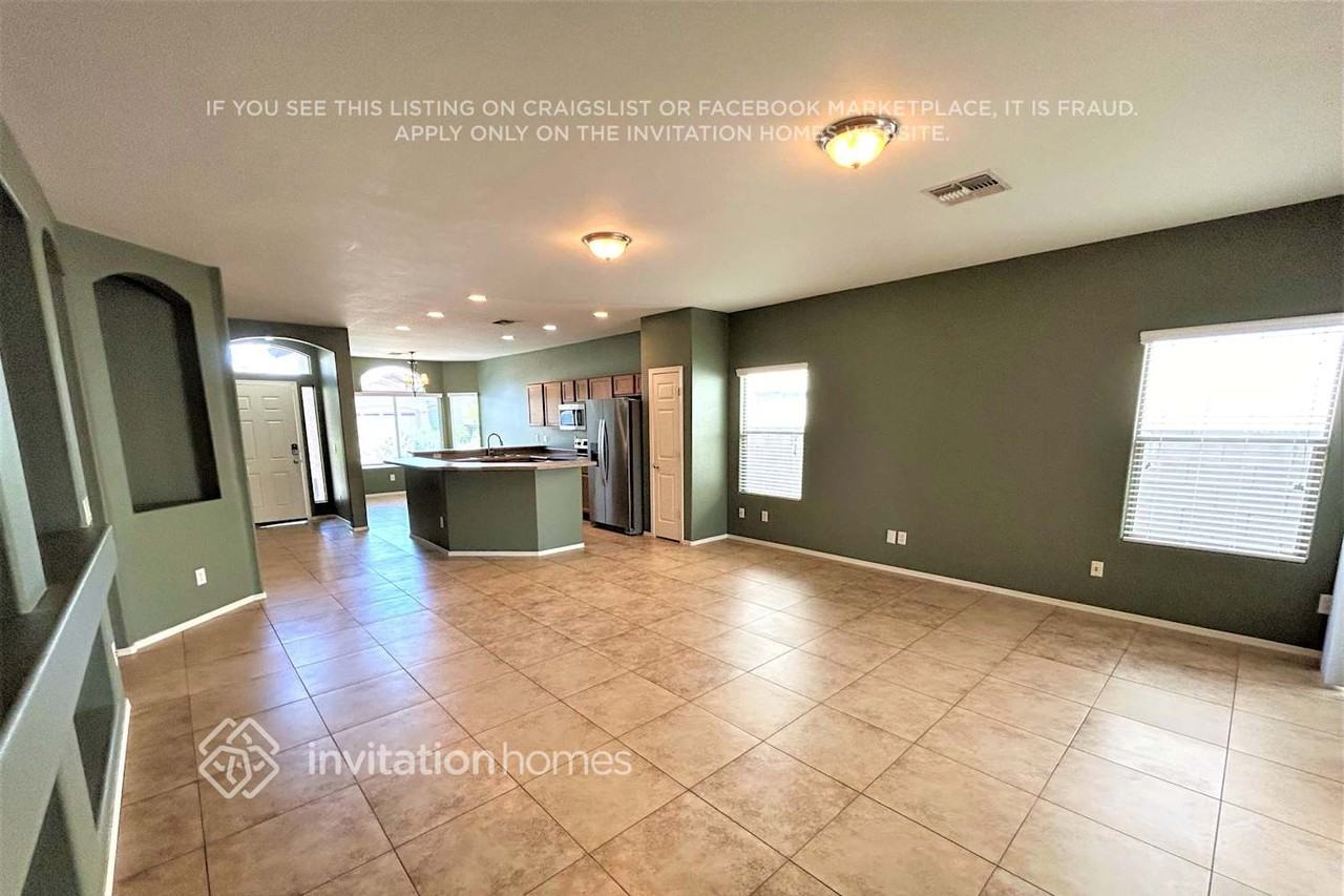 14611 W Acapulco Ln - Photo 3 of 17