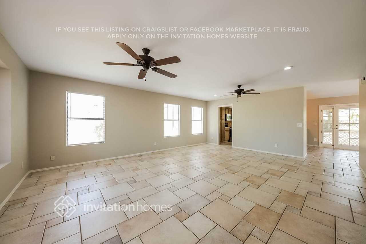 1433 E Utopia Rd - Photo 4 of 16