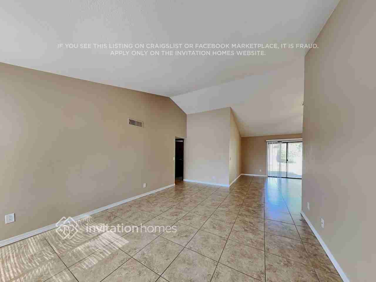 17842 N 31st St - Photo 4 of 18
