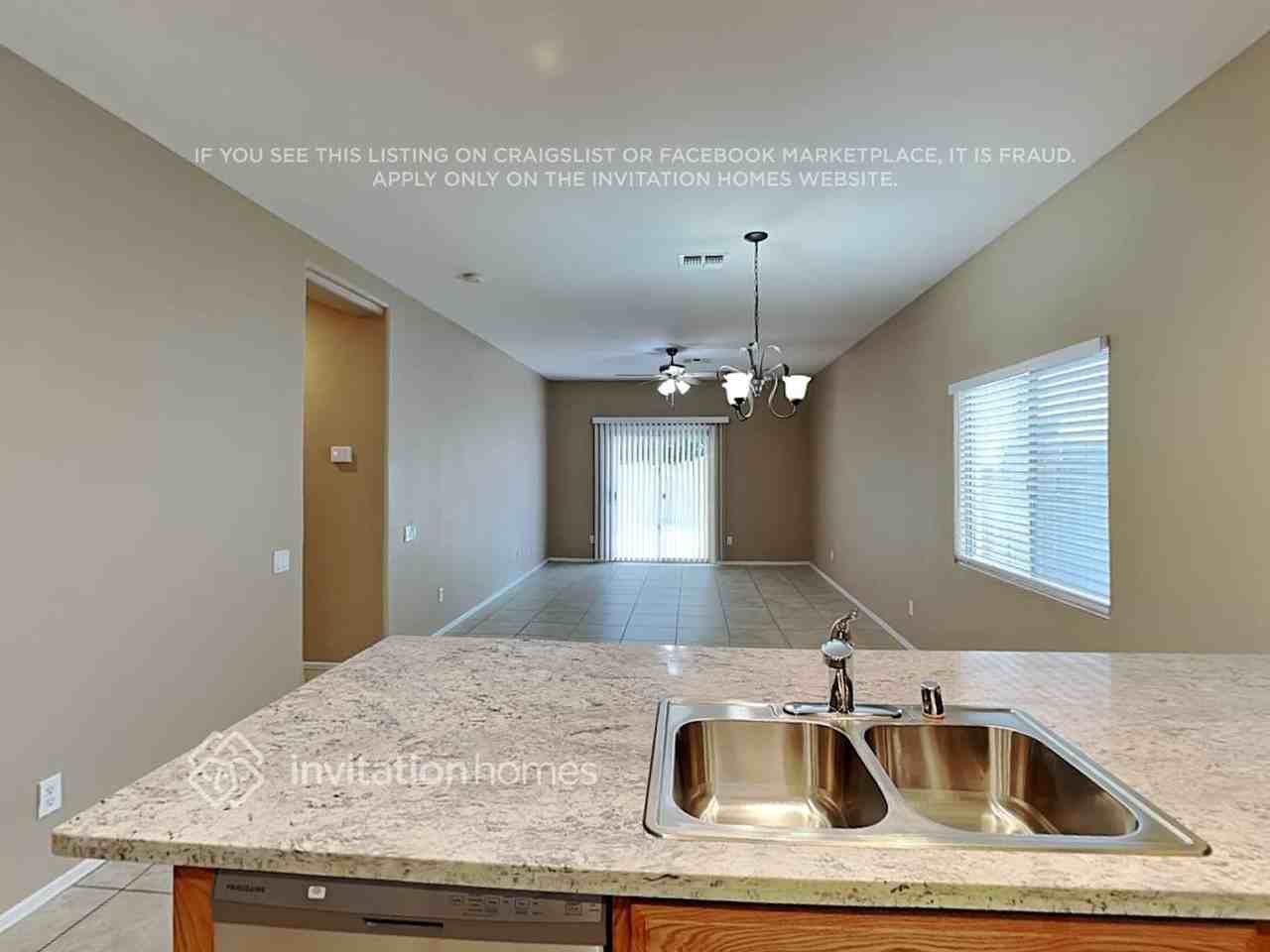 17261 W Rimrock St - Photo 7 of 19