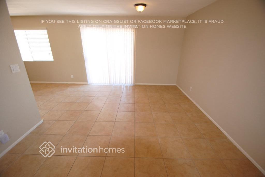 817 N 95th St - Photo 3 of 15