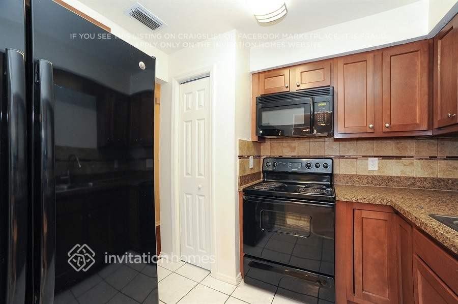 3012 E Waters Ave - Photo 6 of 18