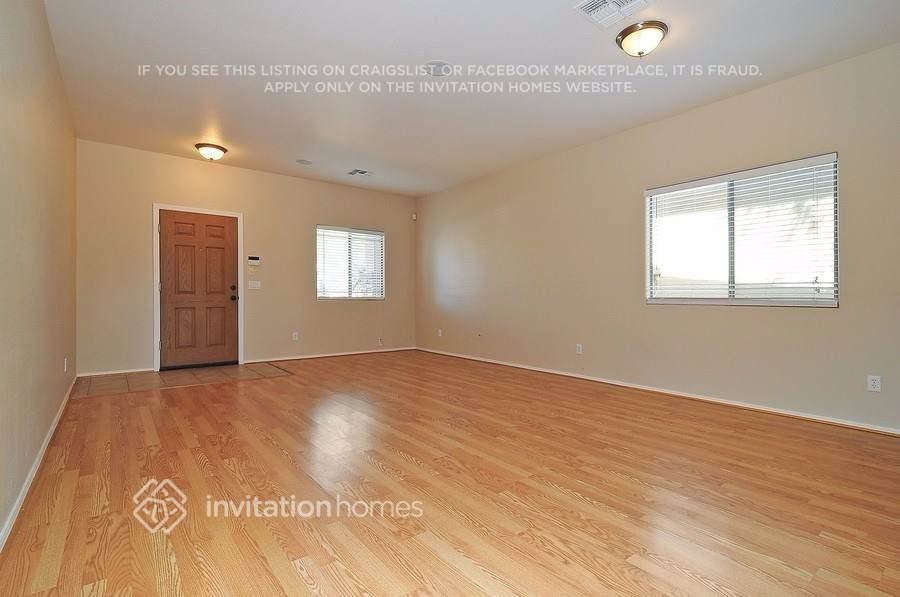 3645 W Jacksonville Dr - Photo 2 of 18