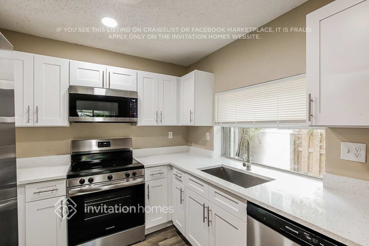 1220 Nw 89th Dr - Photo 7 of 18