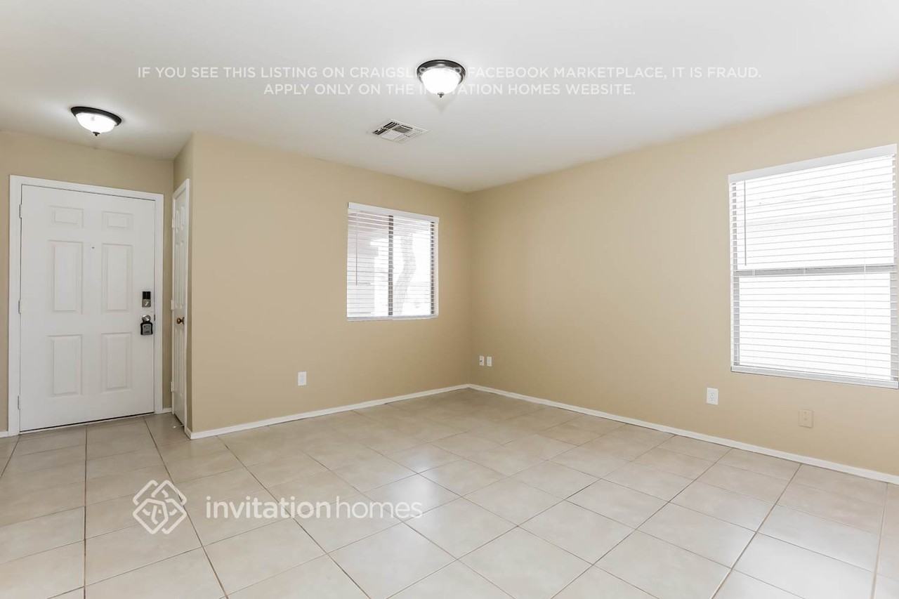 10465 E Azalea Ave - Photo 3 of 18