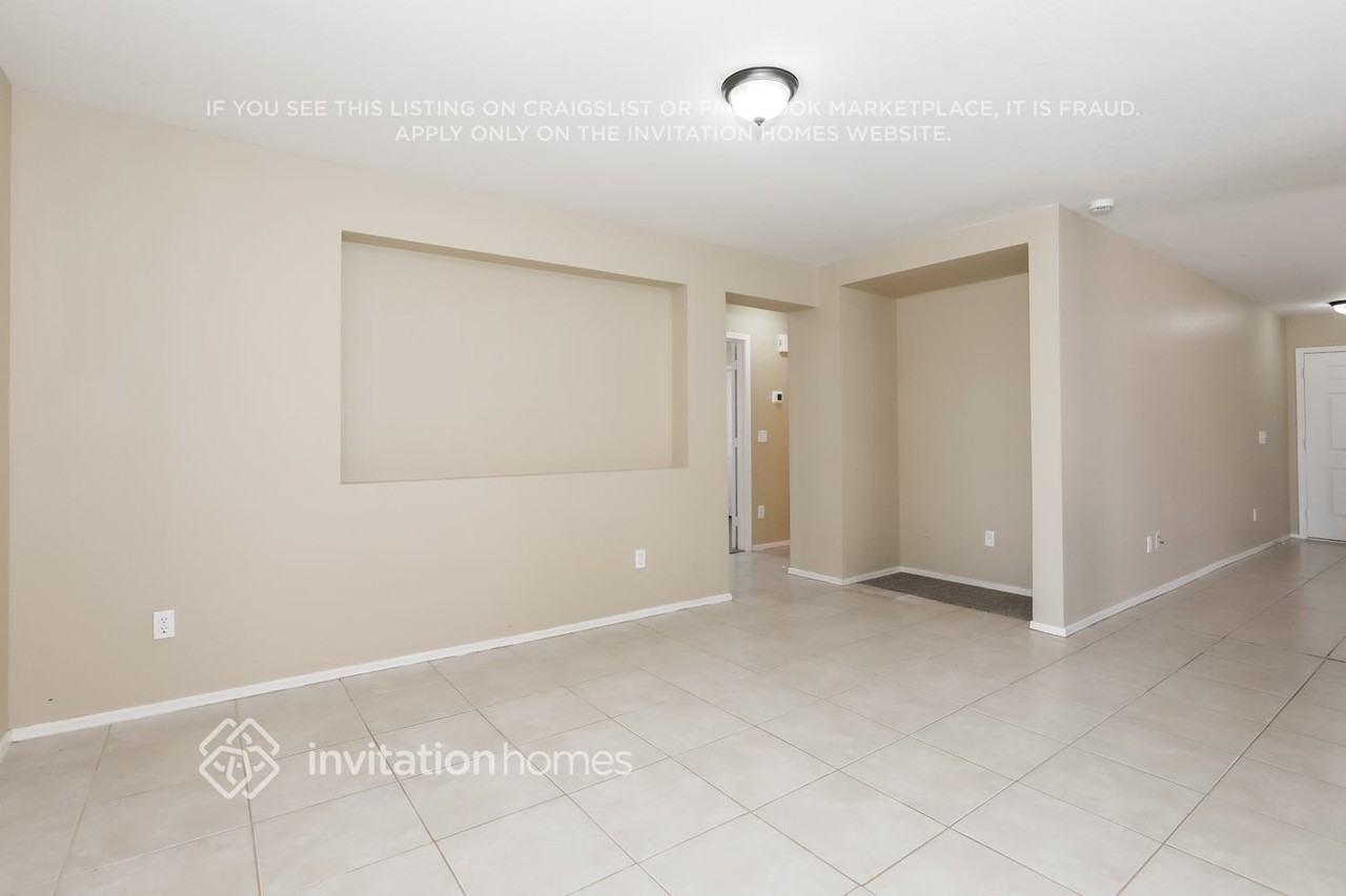 10465 E Azalea Ave - Photo 4 of 18