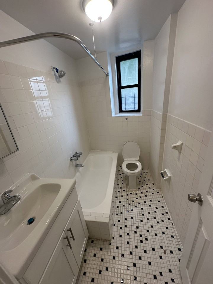 108 Park Ter E #1A - Photo 7 of 8