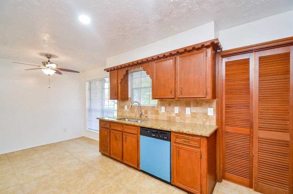 4802 Lost Oak Dr - Photo 7 of 32