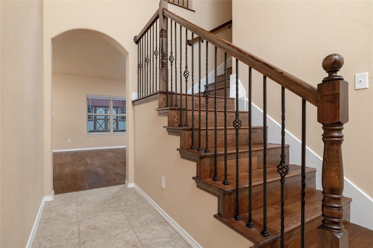 1009 Cheyenne Dr - Photo 5 of 38