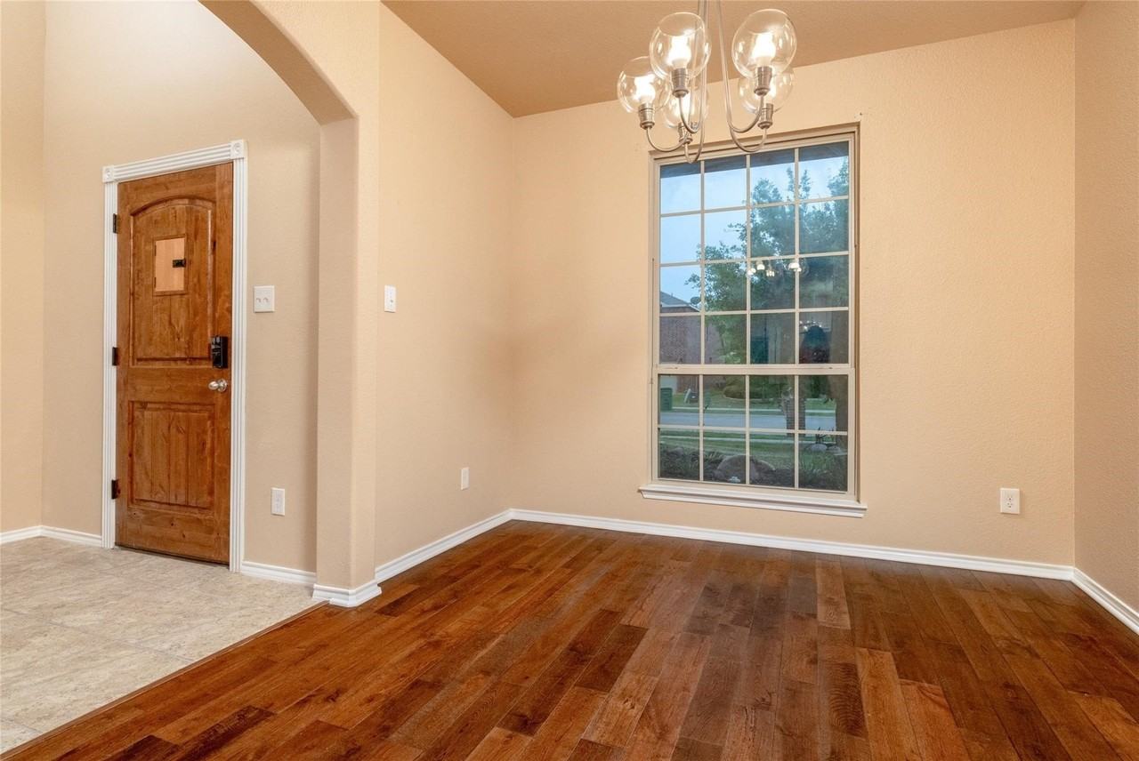 1009 Cheyenne Dr - Photo 6 of 38
