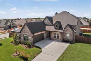 featured image of 814 Lakewood Ct