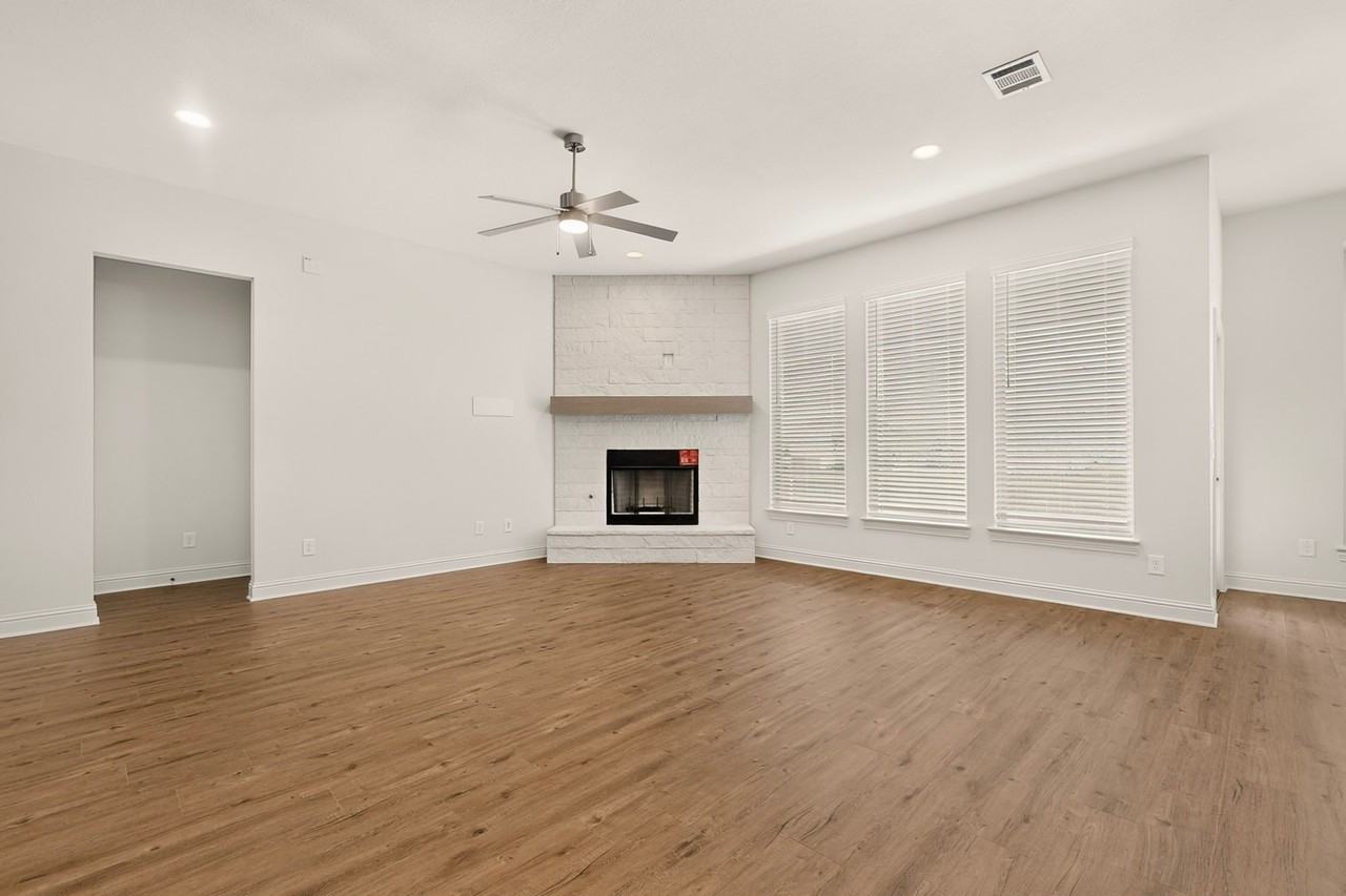 814 Lakewood Ct - Photo 4 of 39