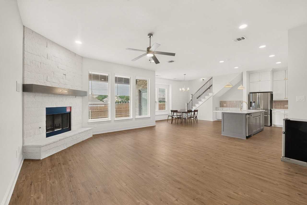 814 Lakewood Ct - Photo 5 of 39