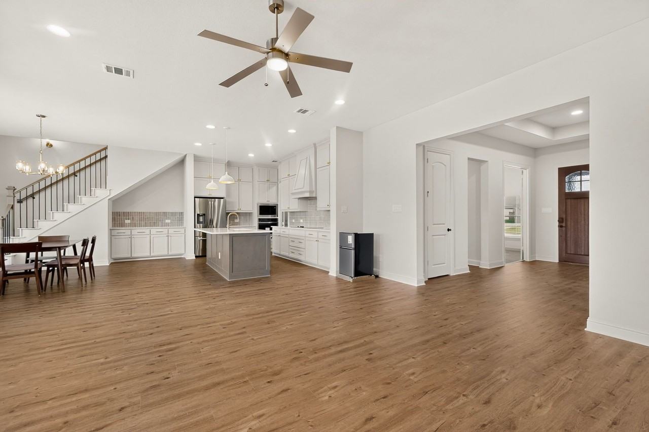 814 Lakewood Ct - Photo 6 of 39