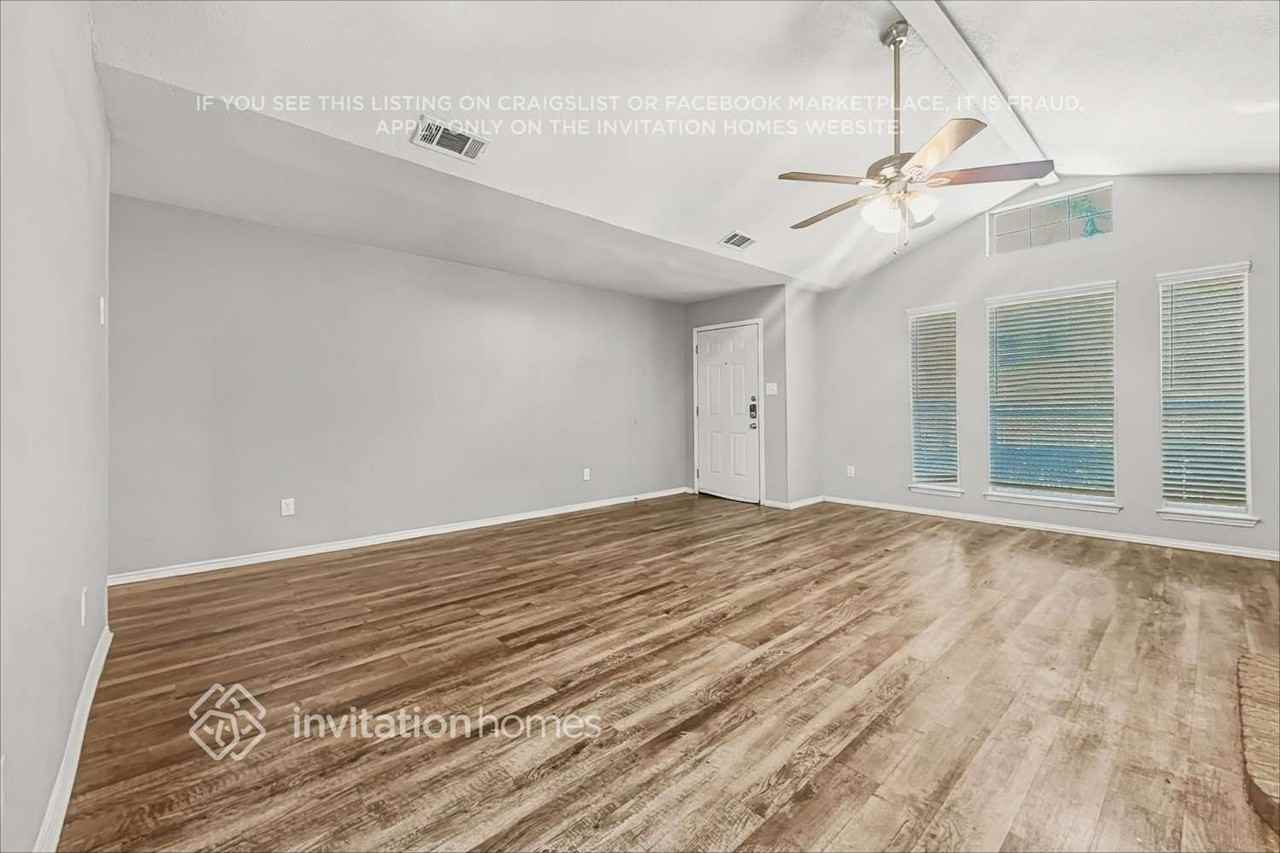 1111 Hidden Creek Dr - Photo 4 of 21