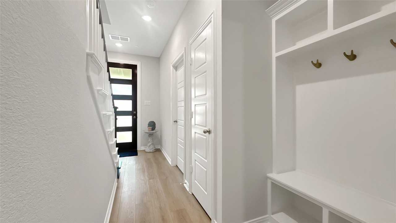 8277 Huron Peak Dr - Photo 2 of 35