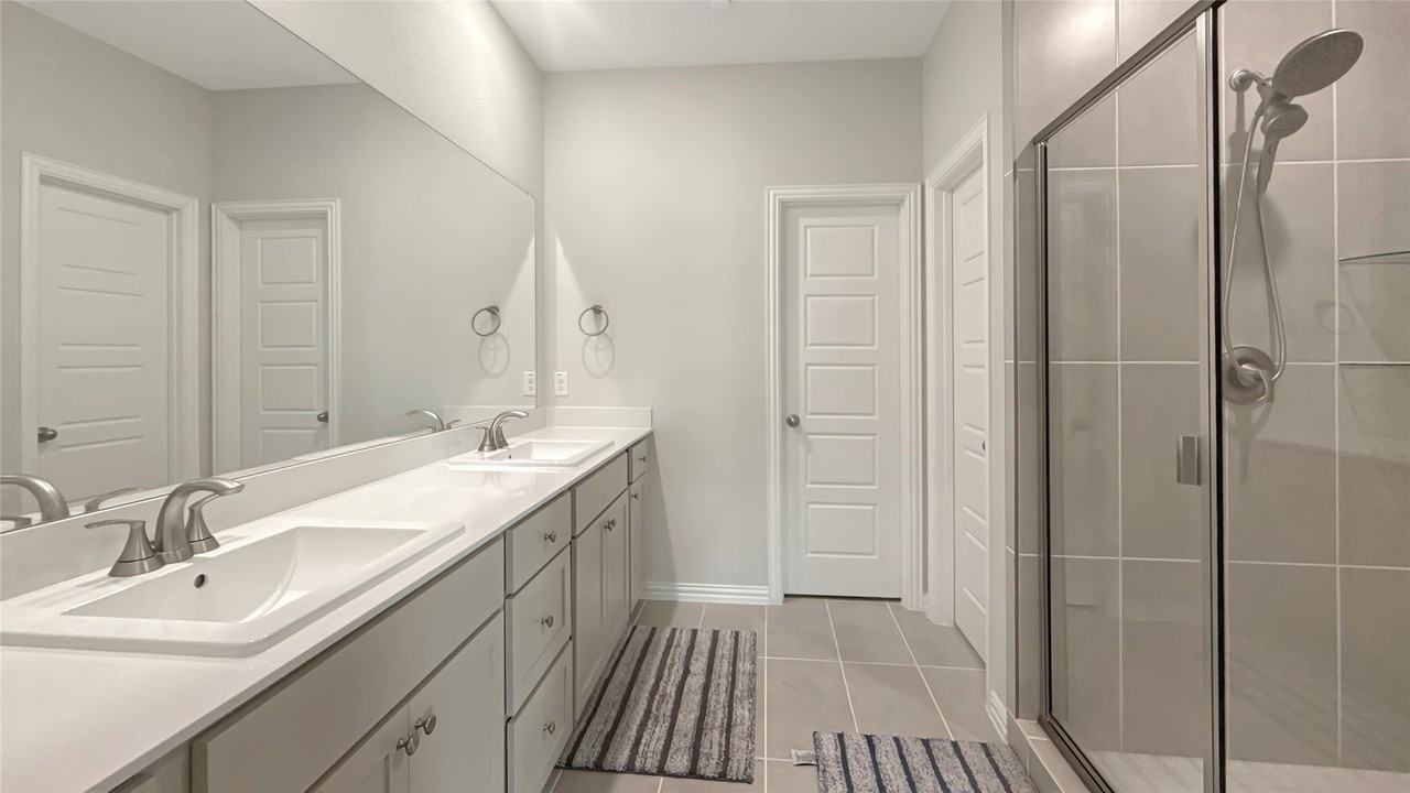 8277 Huron Peak Dr - Photo 7 of 35