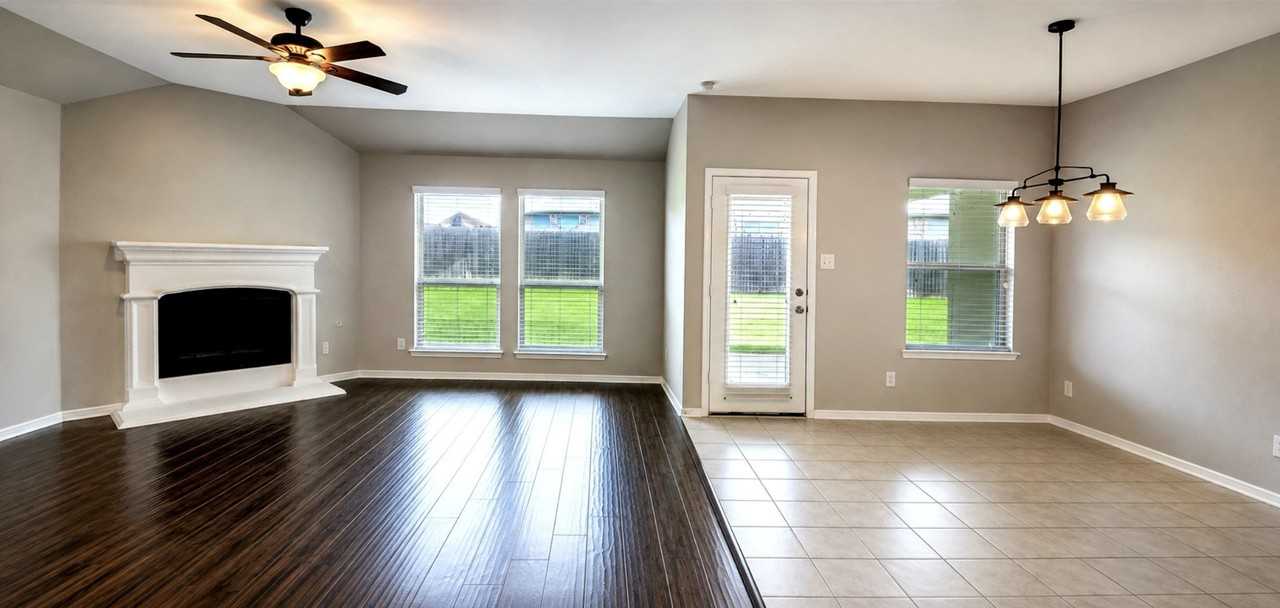929 Lake Woodland Dr - Photo 3 of 15
