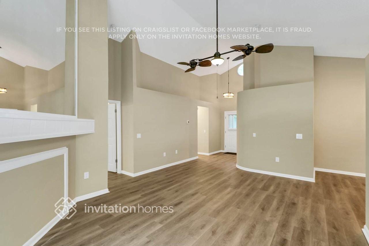 8042 Lansing Dr - Photo 5 of 31