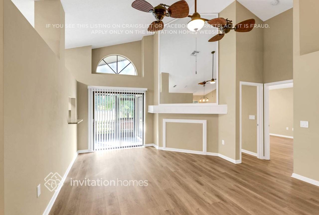 8042 Lansing Dr - Photo 6 of 31