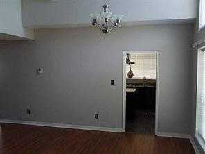 6717 Norway Ct - Photo 3 of 12