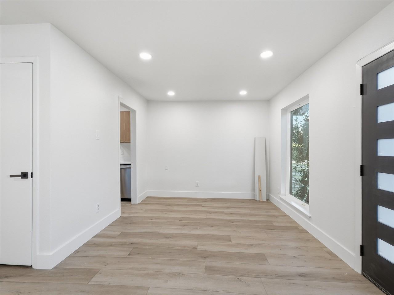 1721 R Ave #1723 - Photo 4 of 17