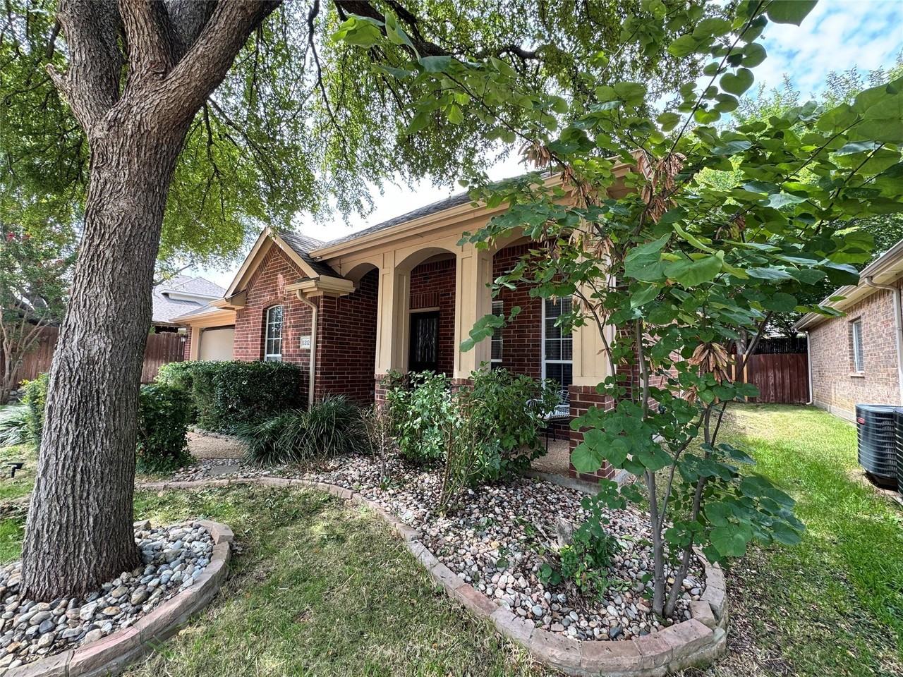 8312 Riverwalk Trl - Photo 3 of 21