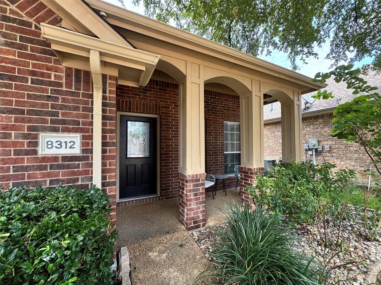 8312 Riverwalk Trl - Photo 4 of 21