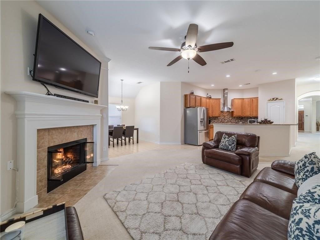 8574 Robertson Dr - Photo 5 of 16