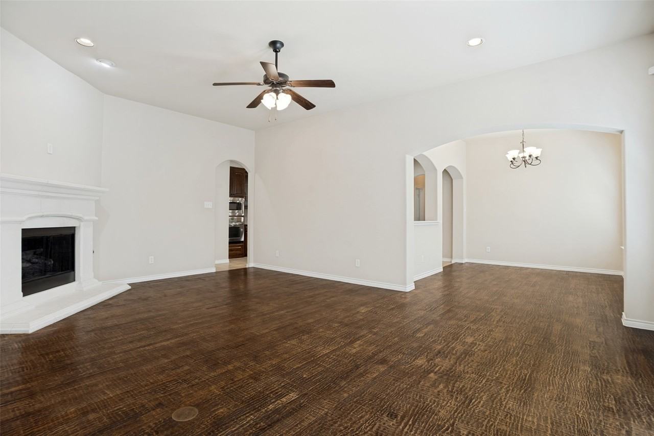 9404 National Pines Dr - Photo 6 of 27