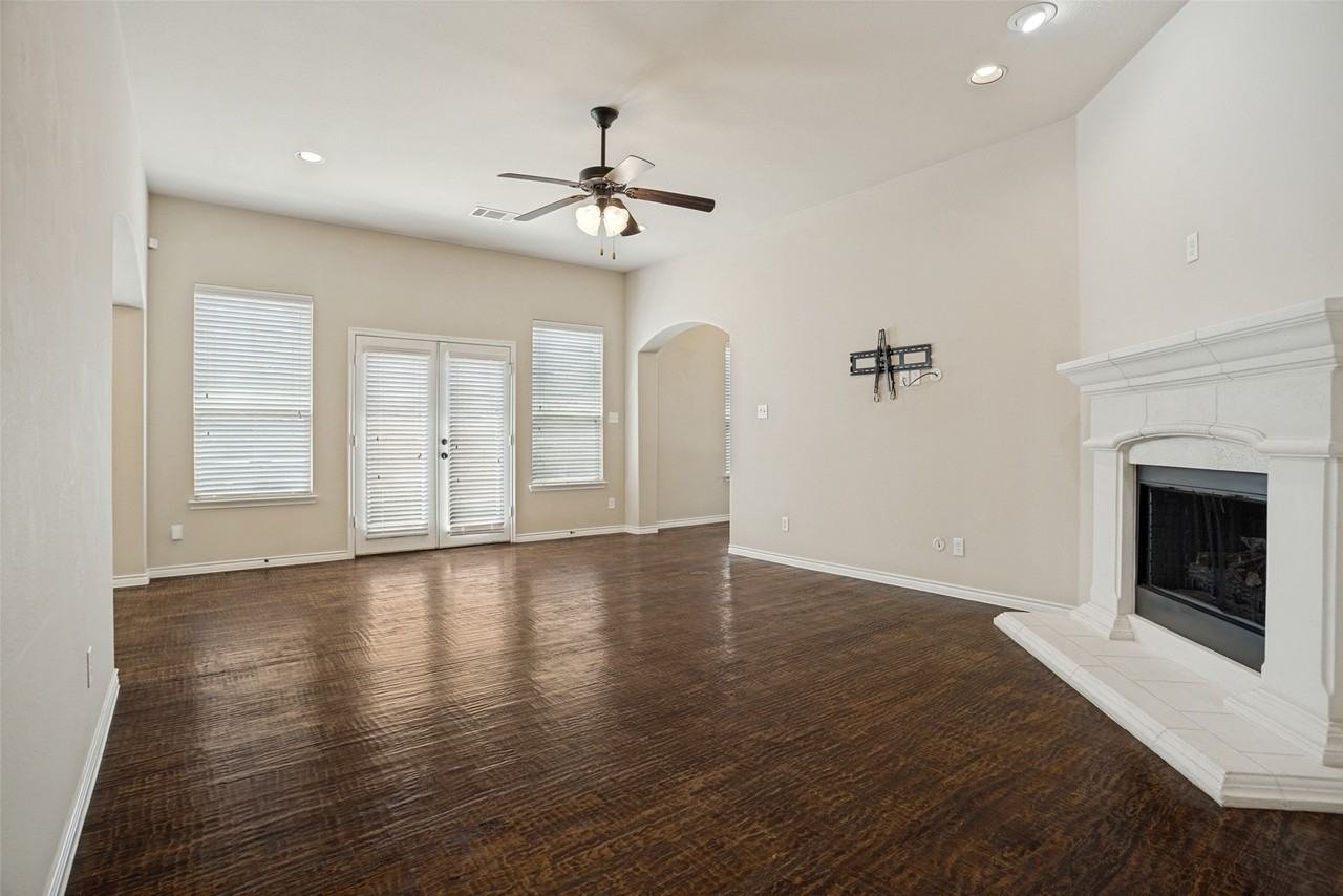 9404 National Pines Dr - Photo 7 of 27