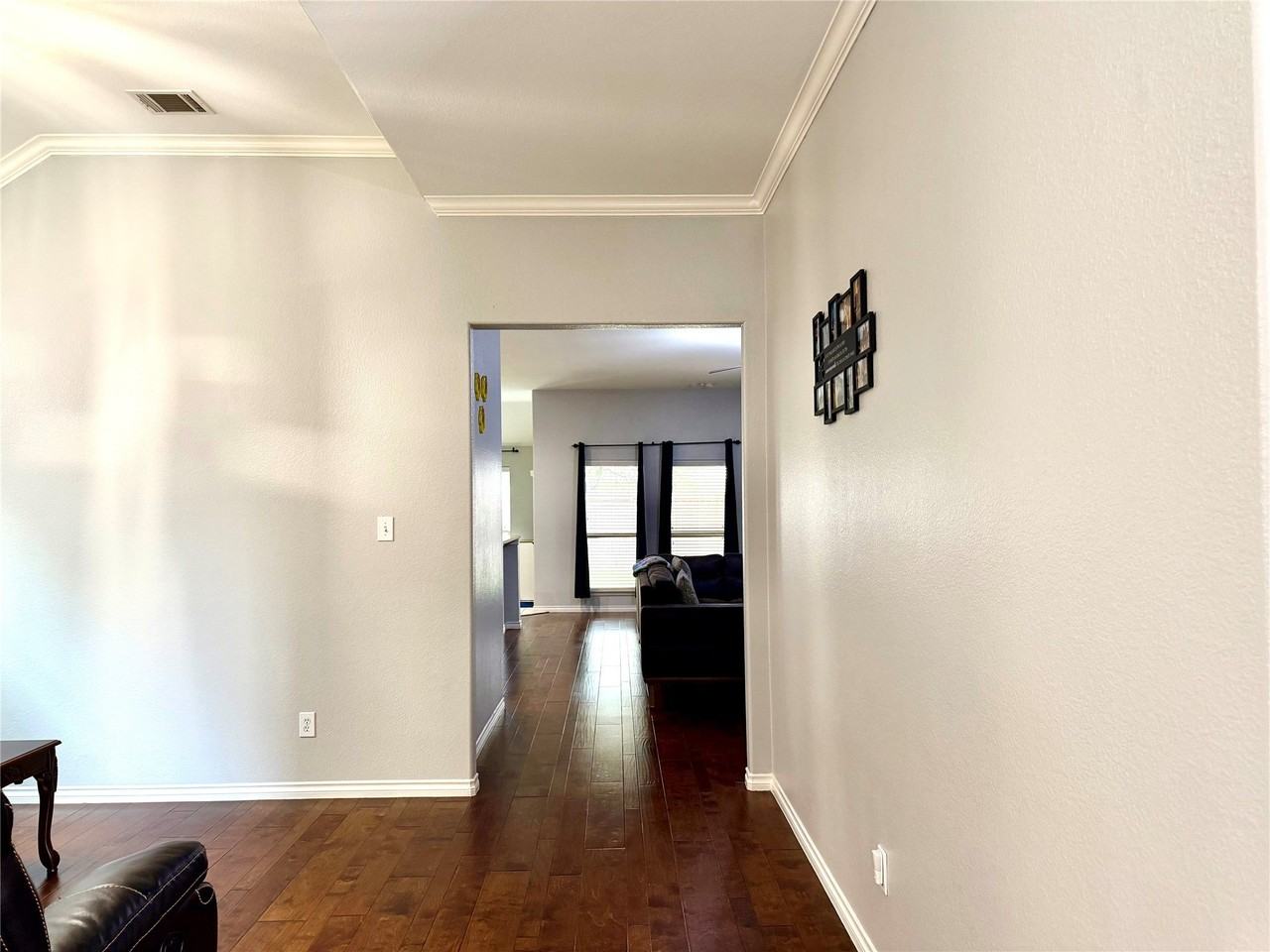10312 Flat Creek Trl - Photo 3 of 29