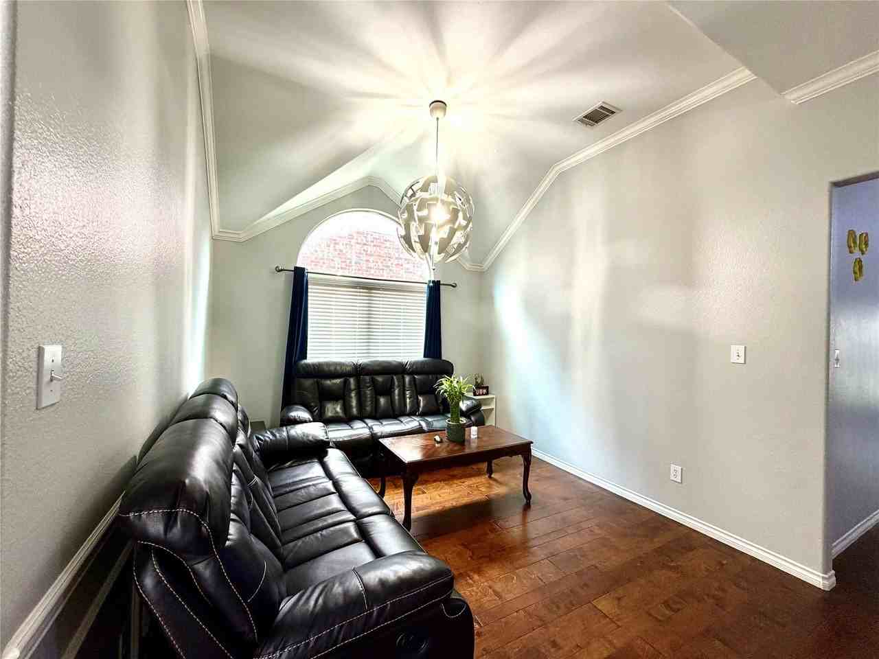 10312 Flat Creek Trl - Photo 4 of 29