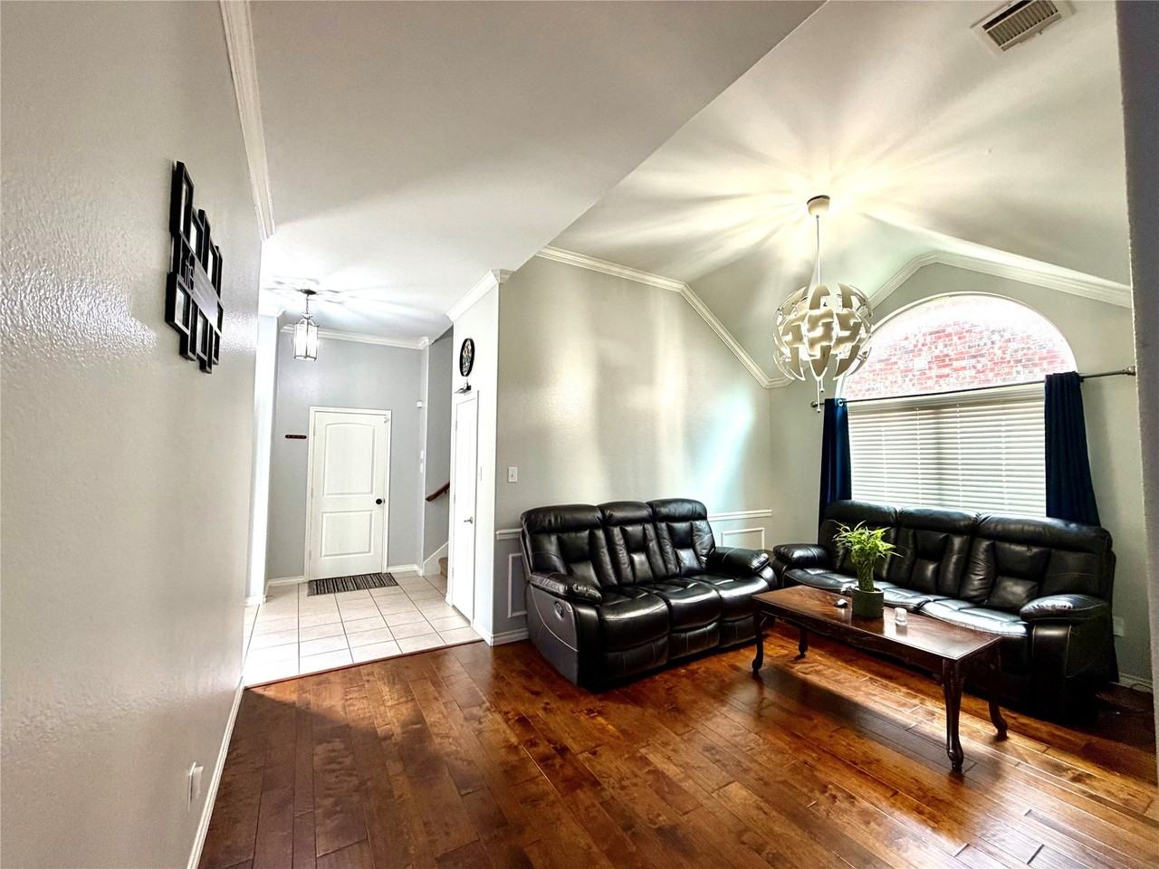 10312 Flat Creek Trl - Photo 5 of 29