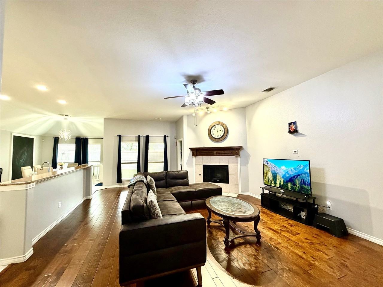 10312 Flat Creek Trl - Photo 6 of 29