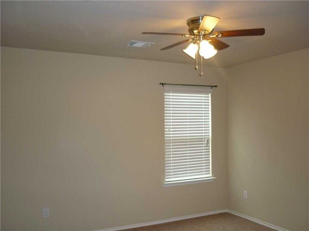 1054 Churchill Dr - Photo 3 of 9