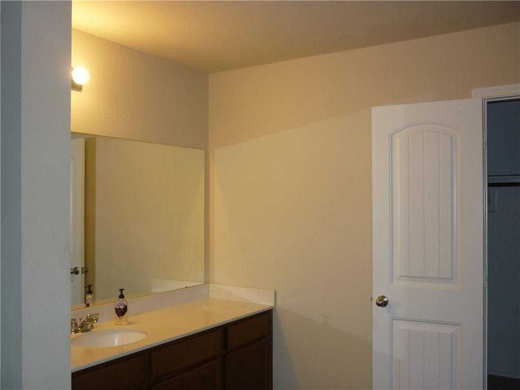 1054 Churchill Dr - Photo 7 of 9