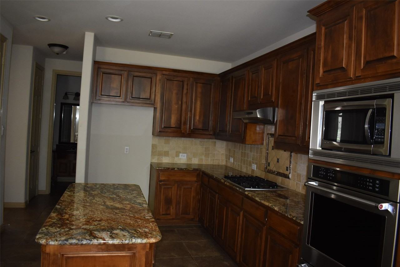 910 Redbird Ln - Photo 5 of 19