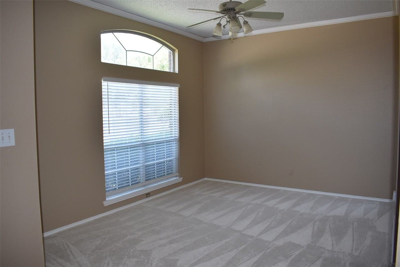 4207 Sarasota Ln - Photo 2 of 25