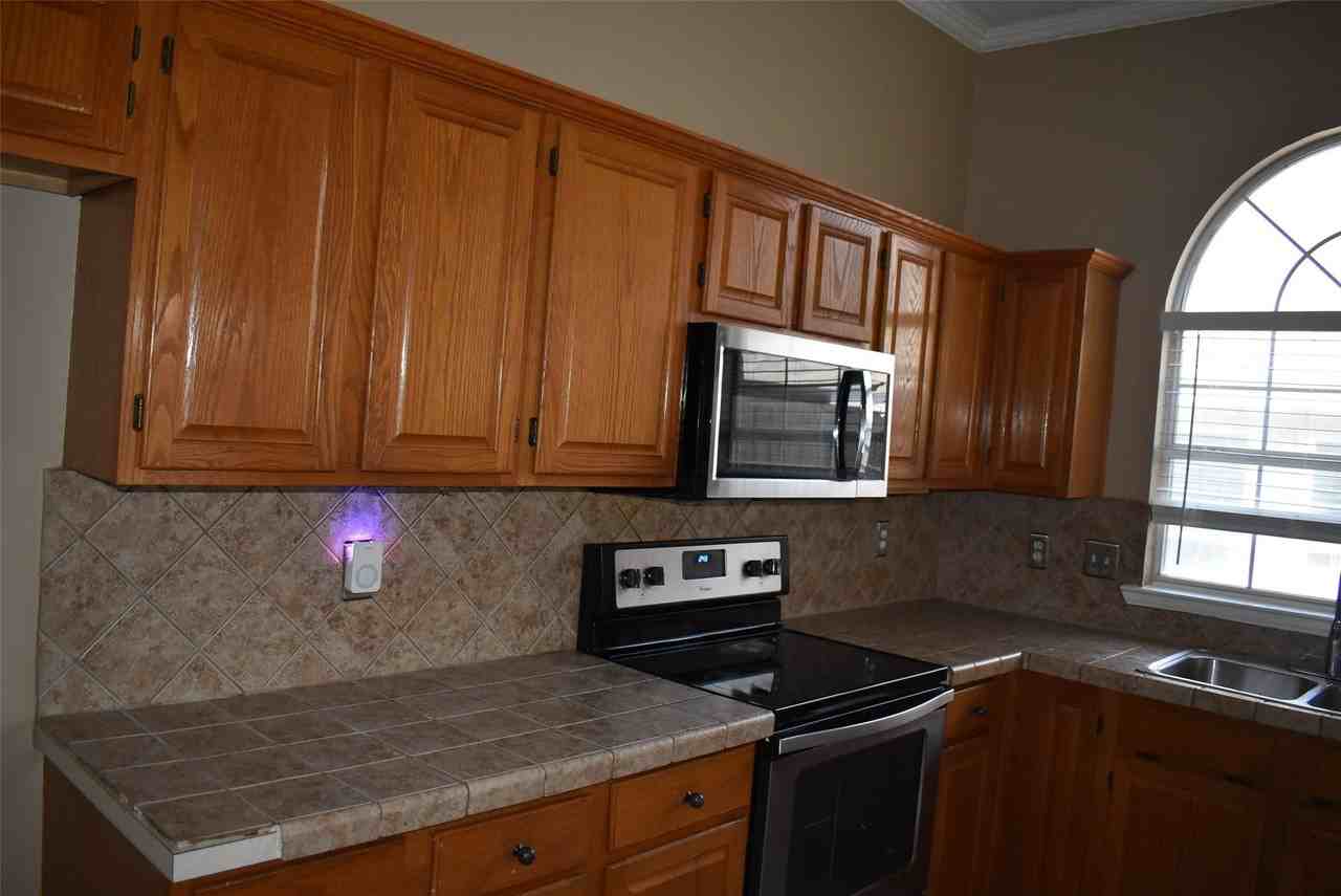 4207 Sarasota Ln - Photo 4 of 25
