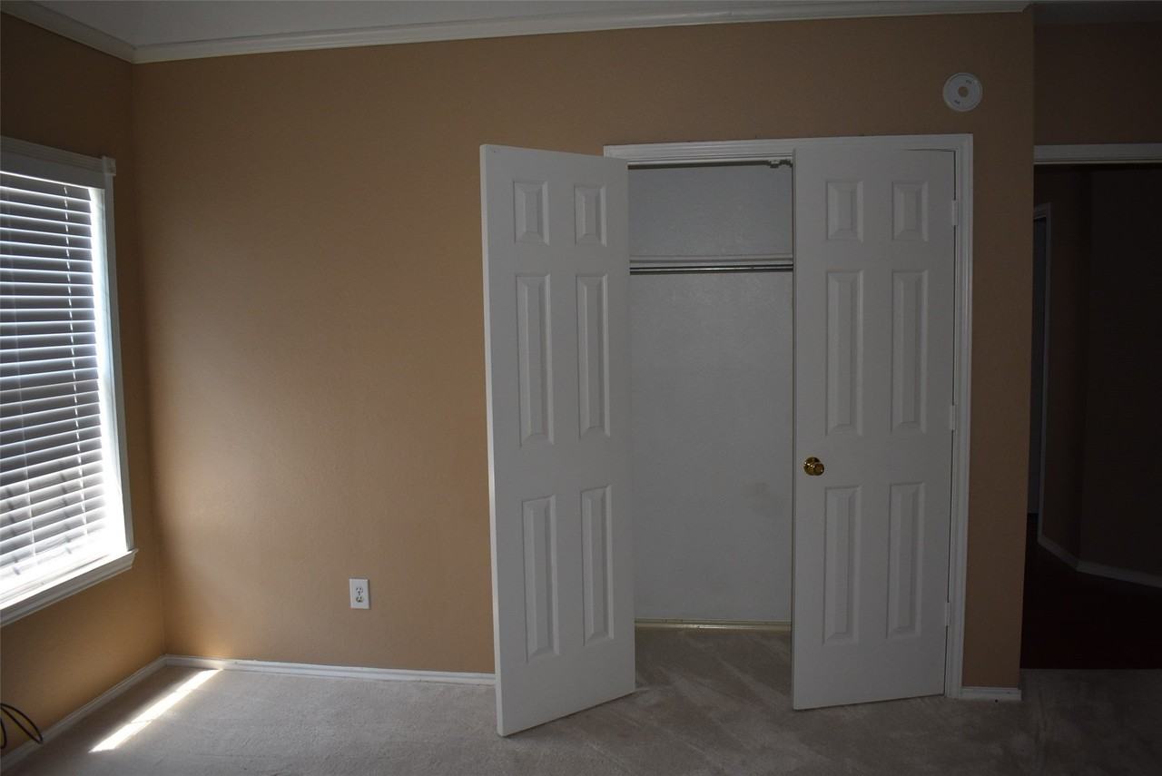4207 Sarasota Ln - Photo 7 of 25