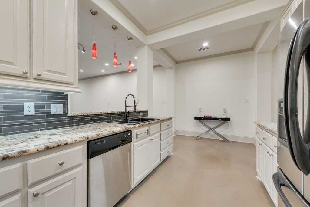 5113 Vandelia St - Photo 3 of 32