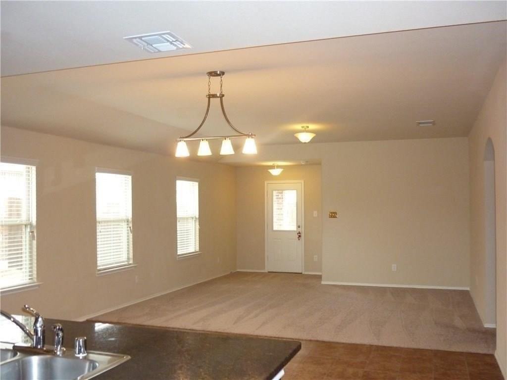 1806 Arbordale Way - Photo 3 of 6