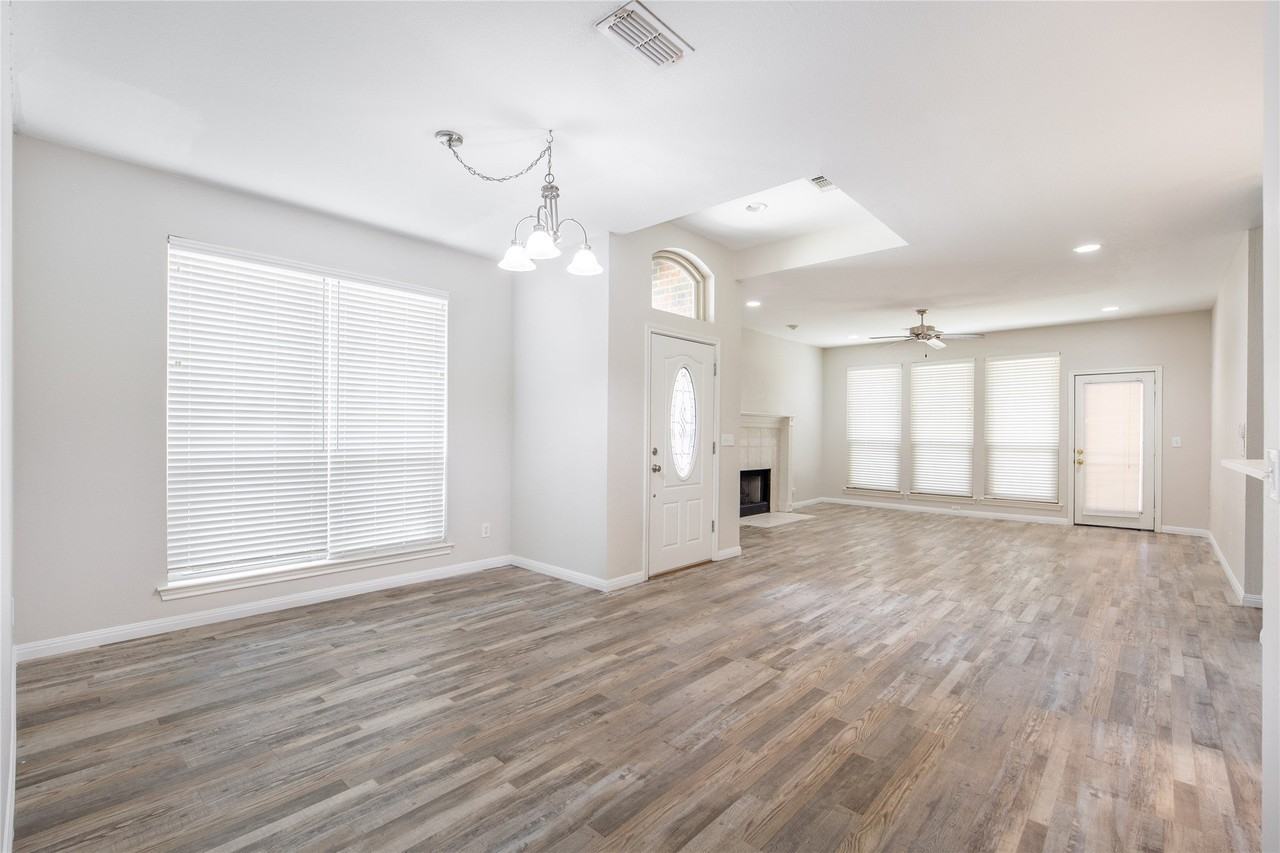 1801 Fern Ct - Photo 5 of 24