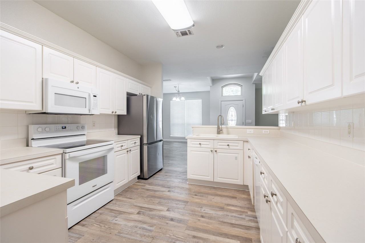 1801 Fern Ct - Photo 7 of 24