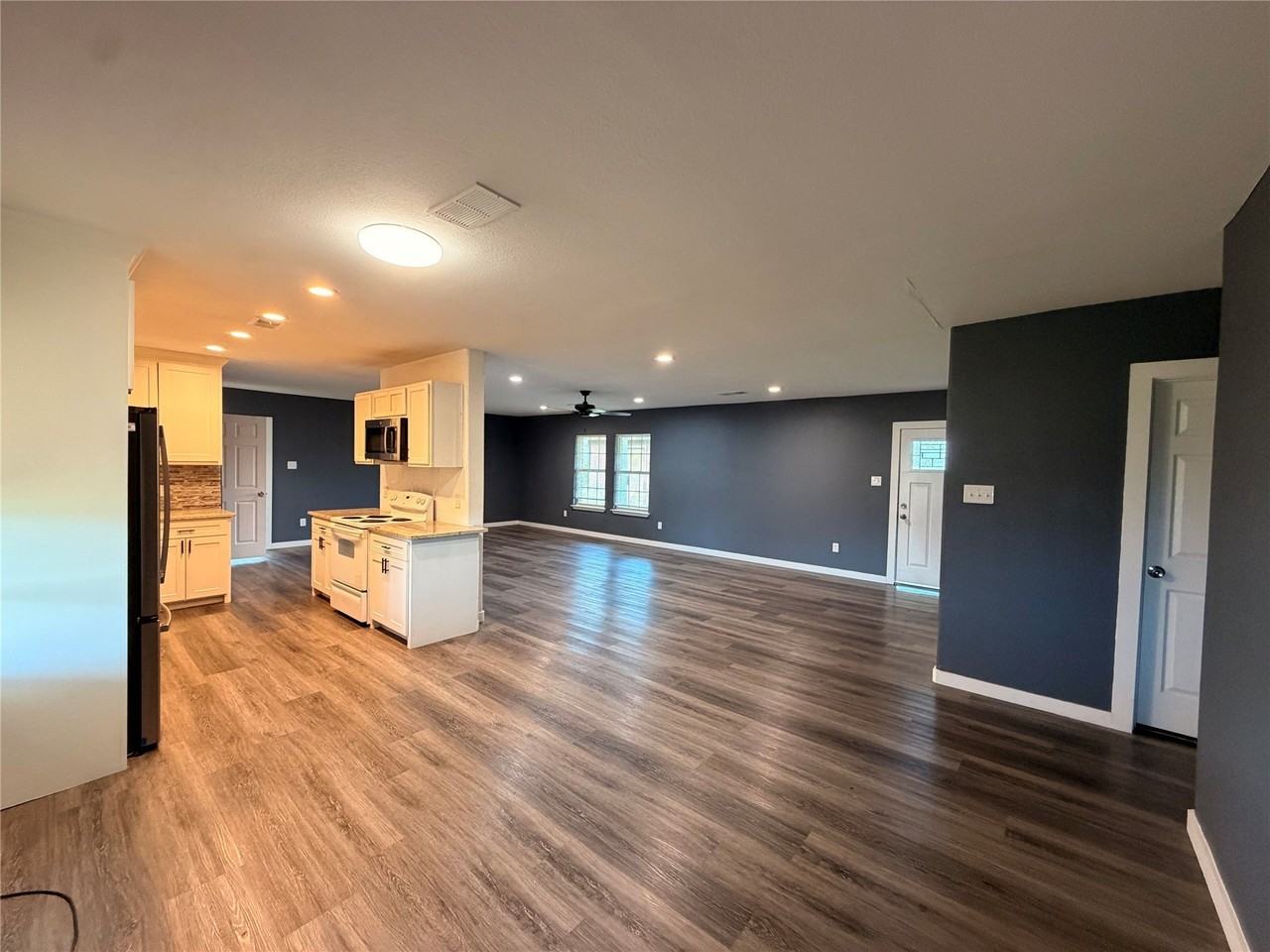 109 Pecan Cir - Photo 4 of 16