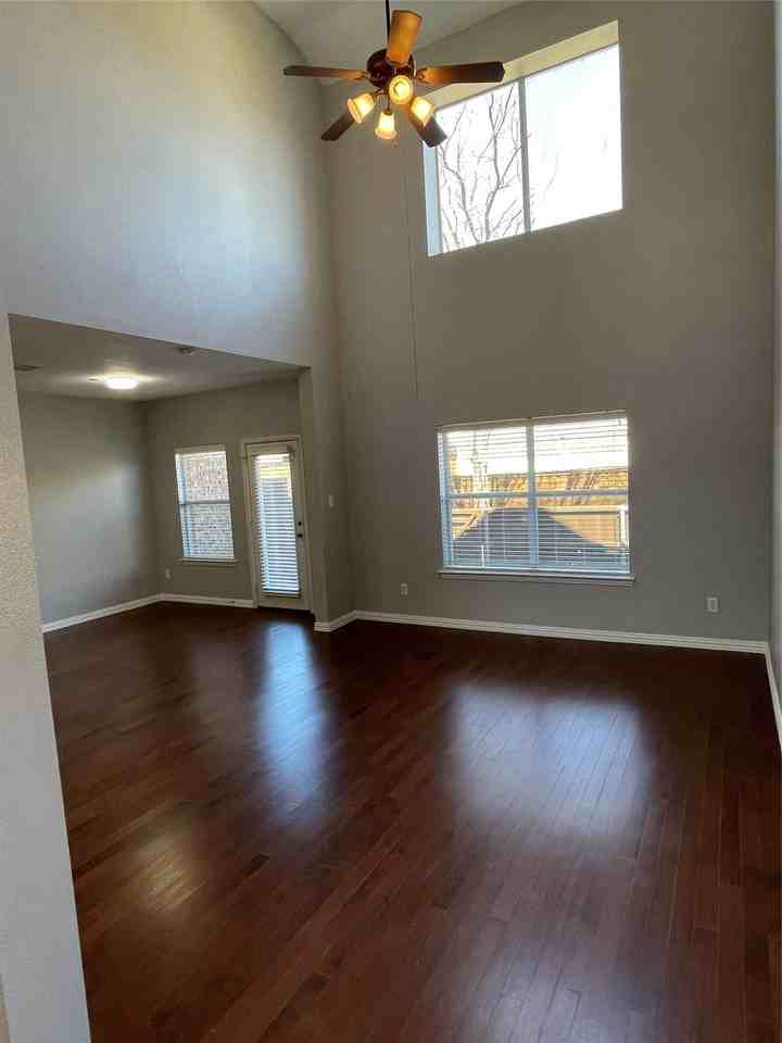4645 Penelope Ln - Photo 4 of 23