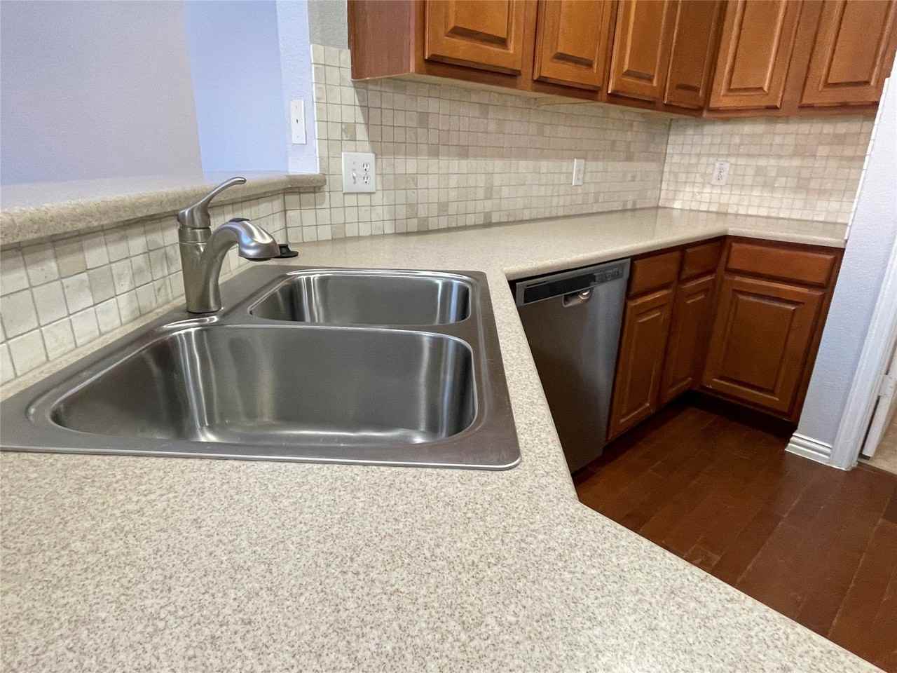 4645 Penelope Ln - Photo 7 of 23