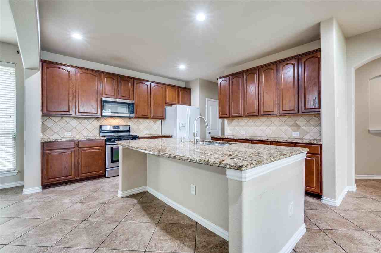10632 Bolivar Dr - Photo 3 of 25