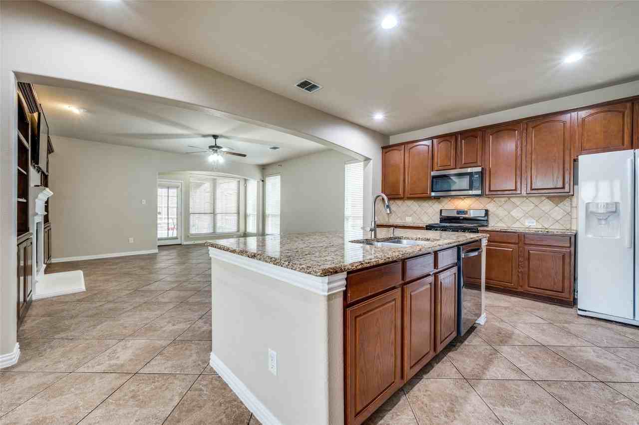 10632 Bolivar Dr - Photo 4 of 25